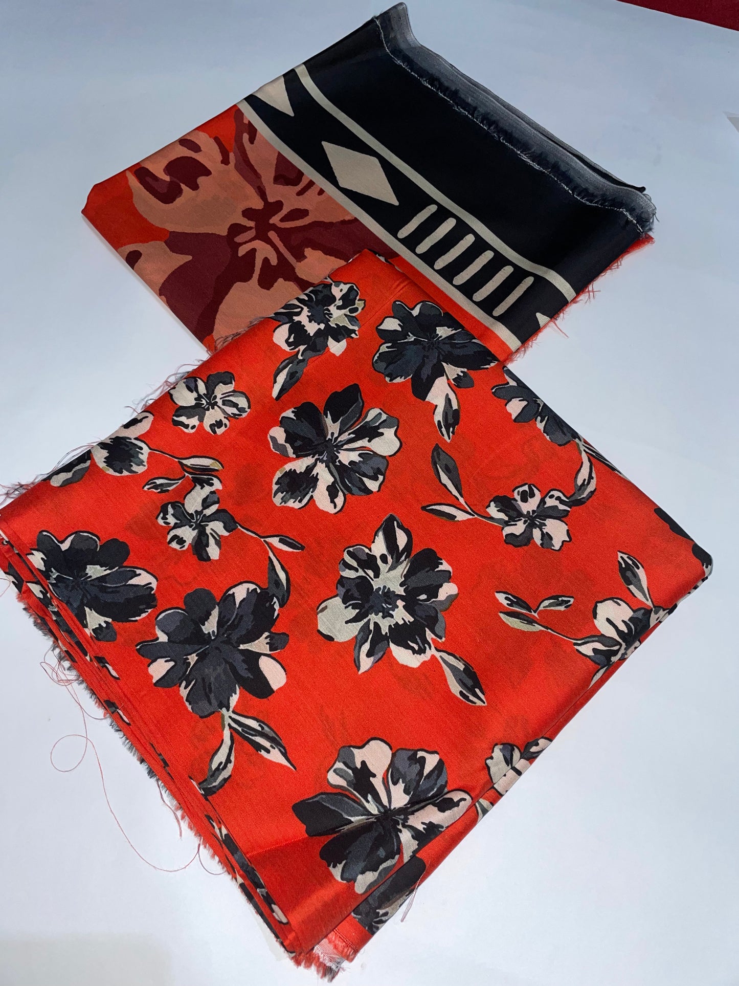 3 Pc Viscose Printed Unstitched Suit