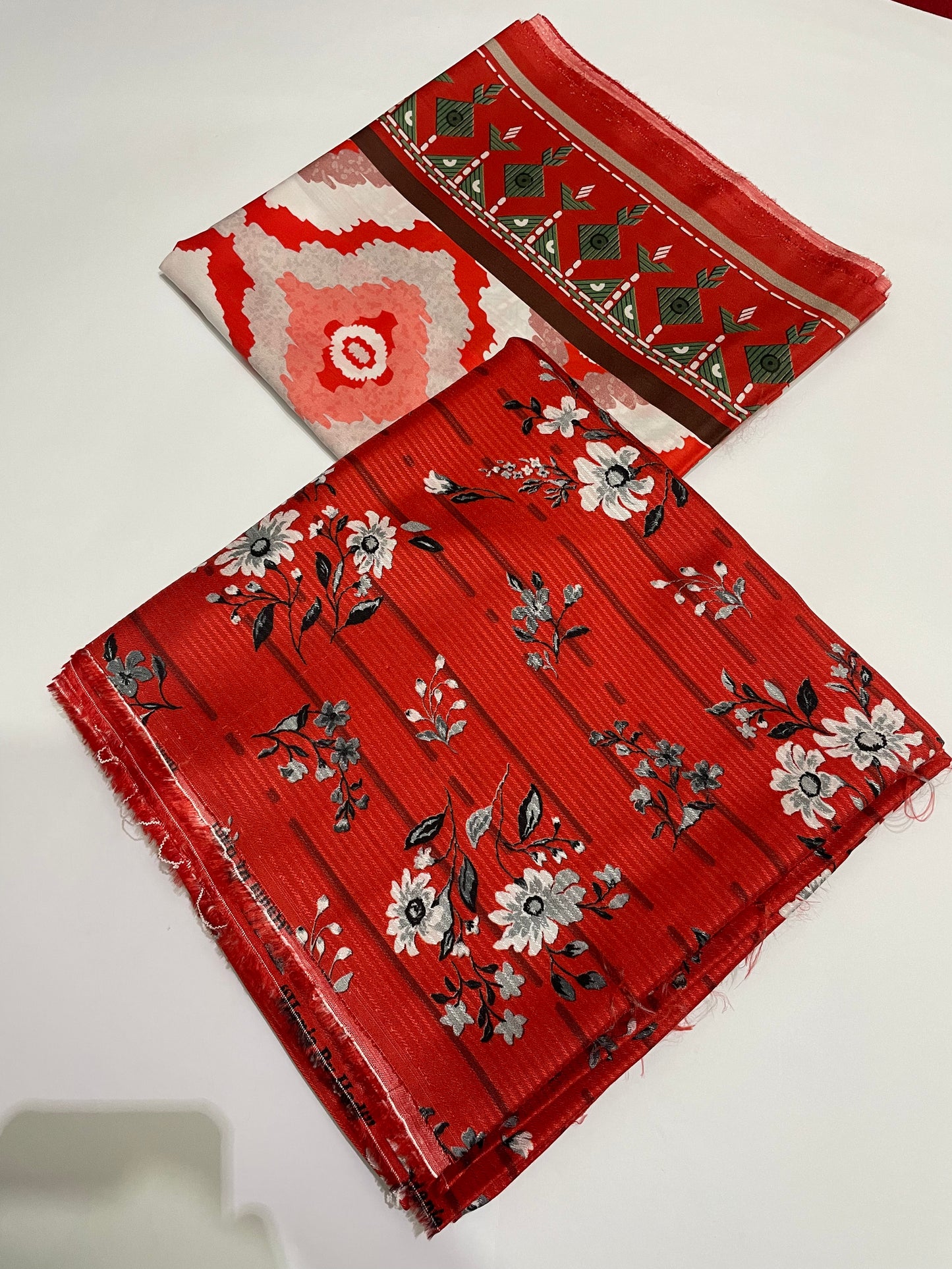 3 Pc Viscose Printed Unstitched Suit