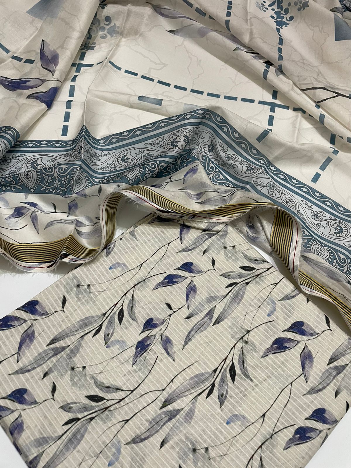 3 Pc bana dora Lawn All Over Print Suit – Unstitched