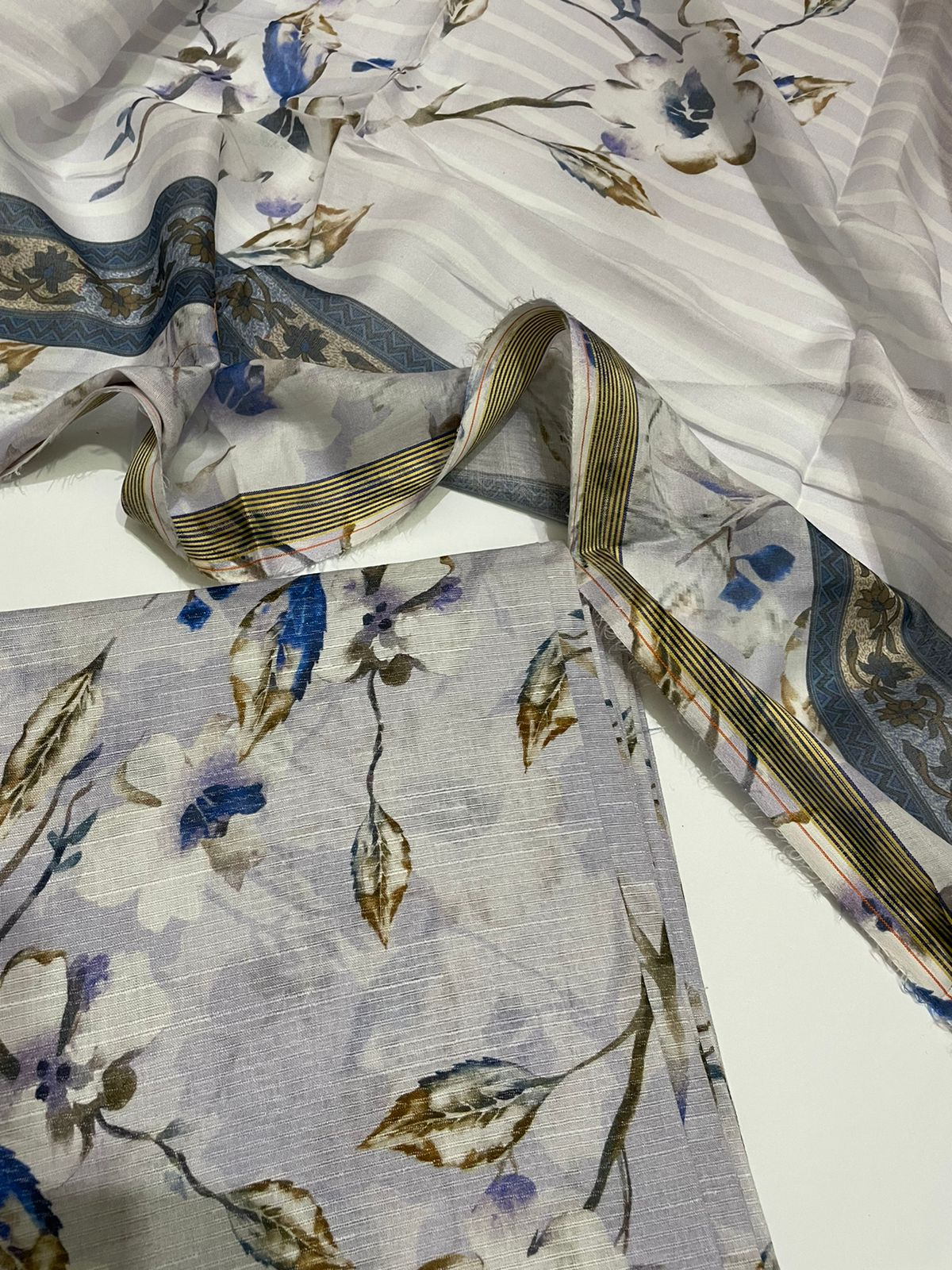 3 Pc bana dora Lawn All Over Print Suit – Unstitched