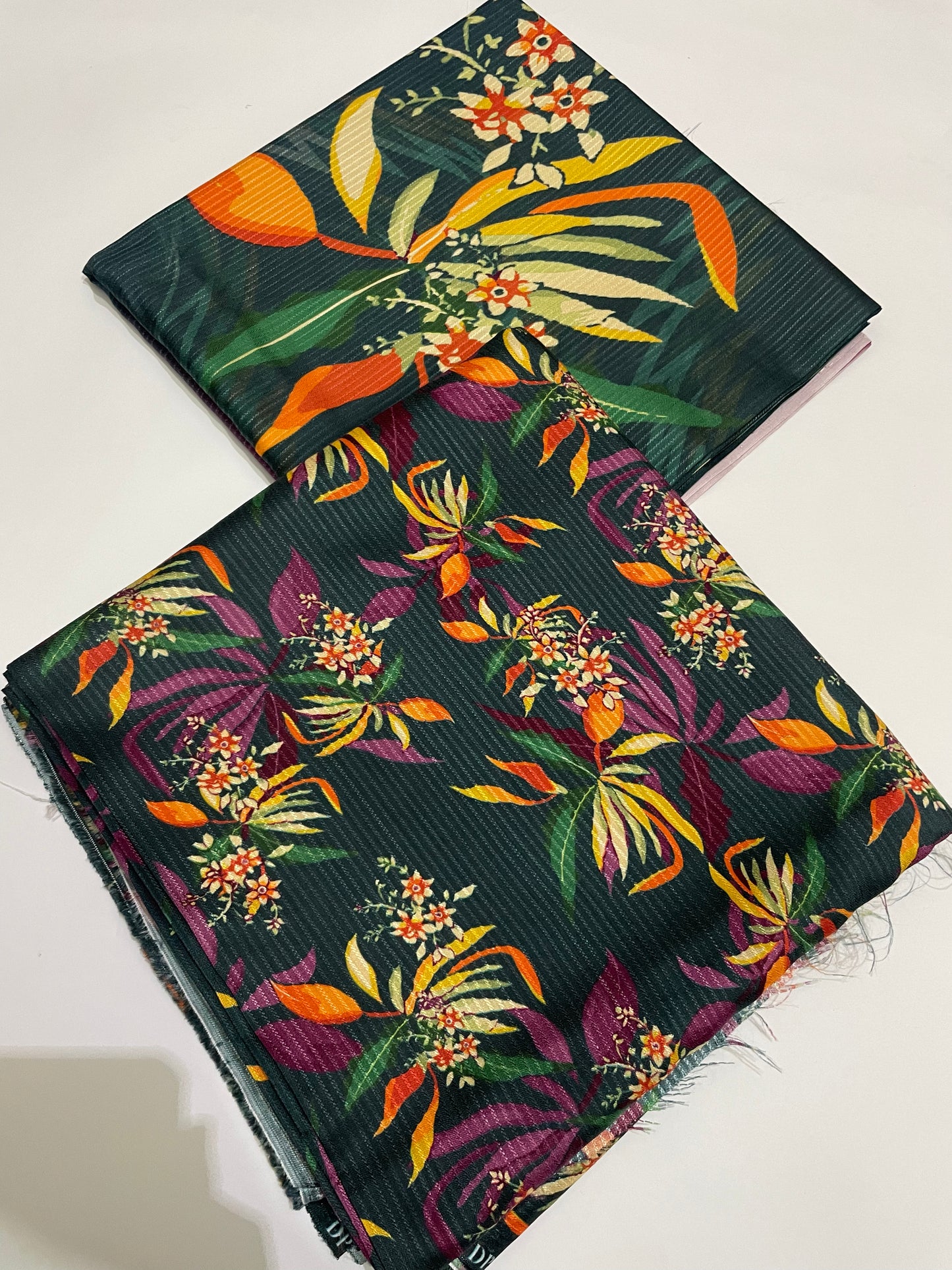 3 Pc Viscose Printed Unstitched Suit