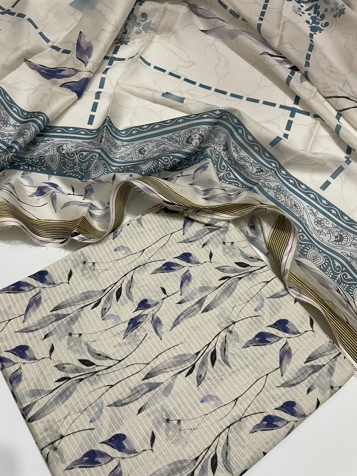 3 Pc bana dora Lawn All Over Print Suit – Unstitched